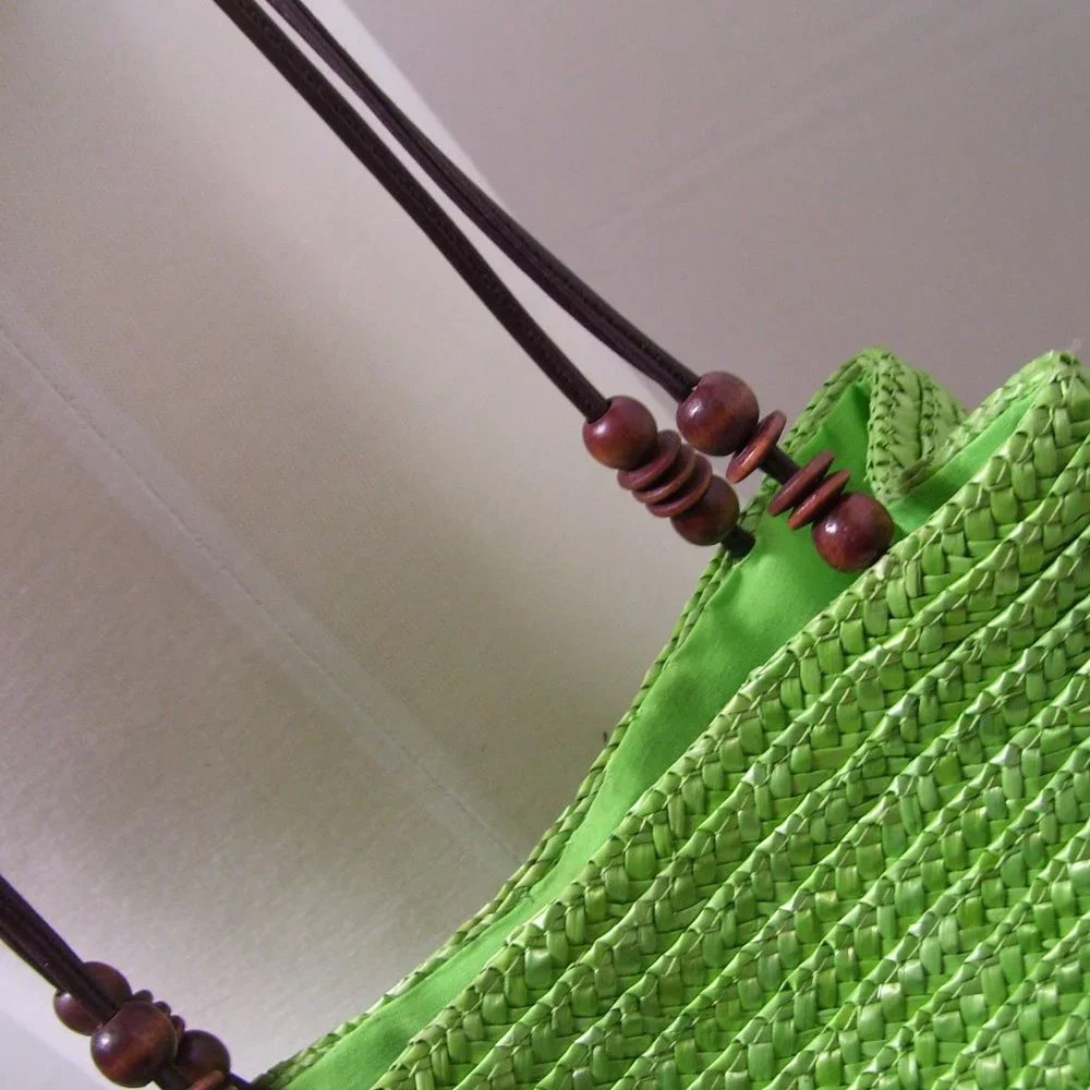 Fashion Handbag Green Straw Back Brown Straps NWOT